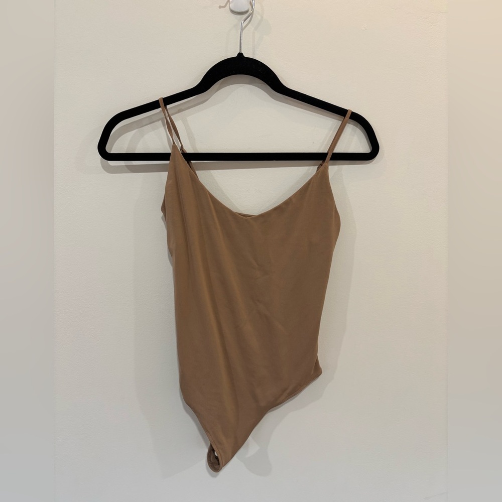 Aritzia Babaton V Neck Camisole Tank Top Bodysuit